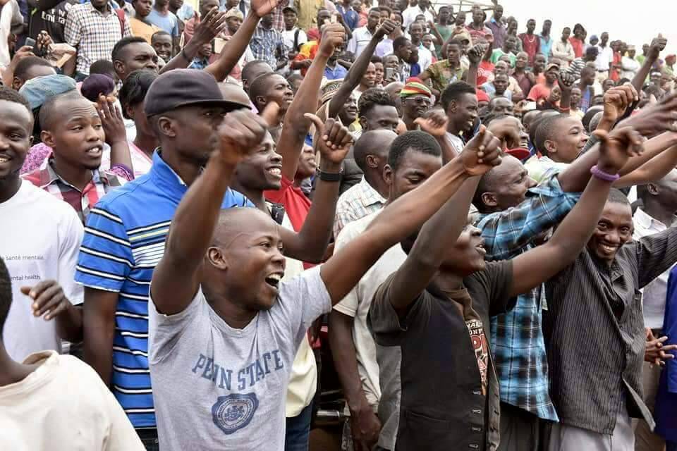 Taxi operators cheer the President for listening to their concerns