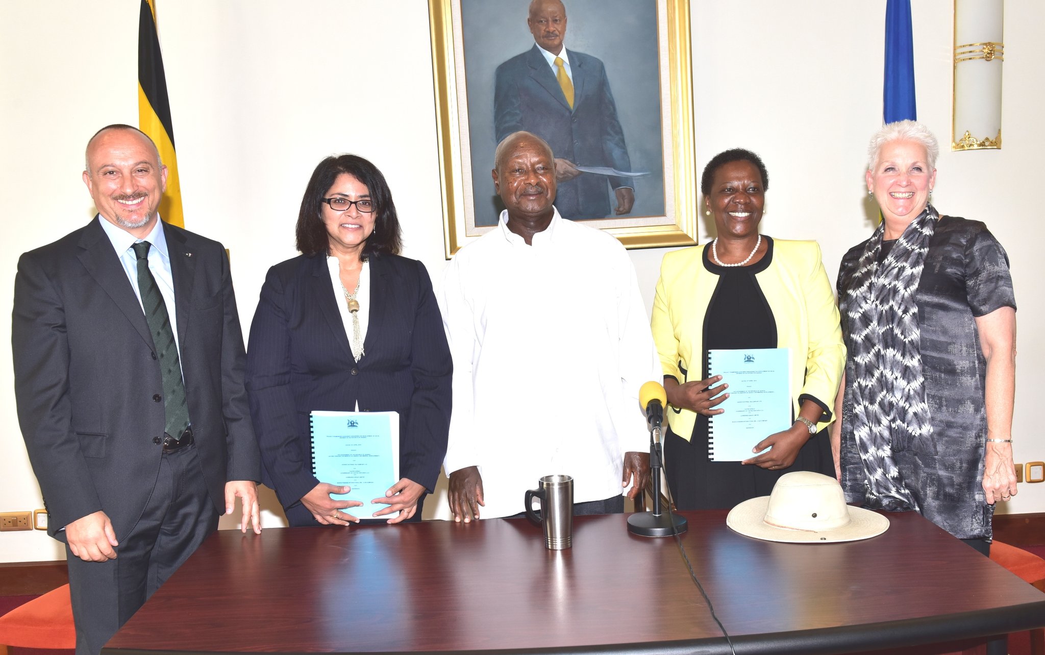 Uganda, Foreign Consortium Sign Deal for Construction of 