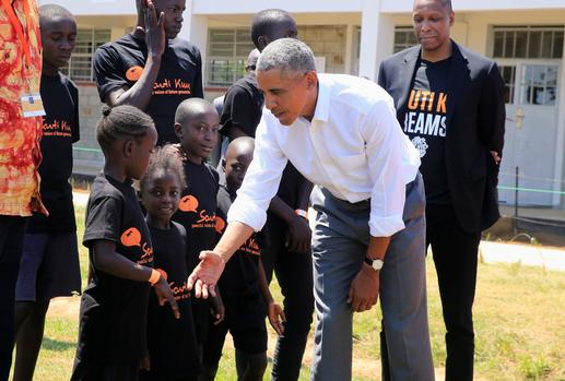 Barack Obama returns to Kenyan 'home'