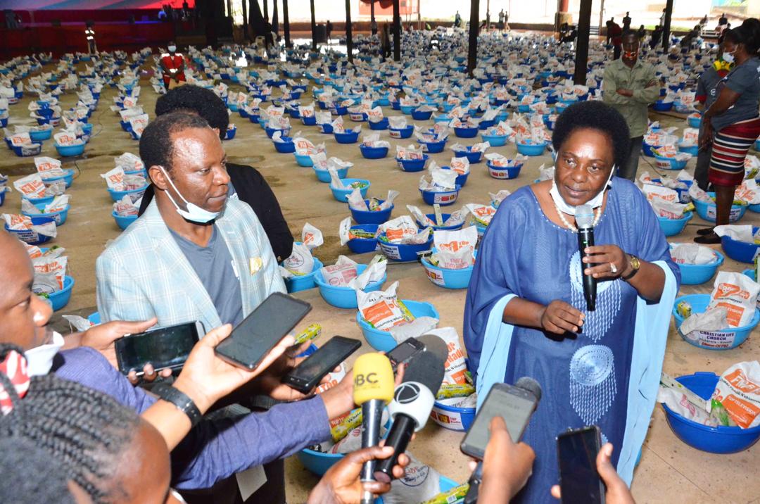 Pastor Ssenyonga Donates Relief Items Worth Shs 300m to Vulnerable ...